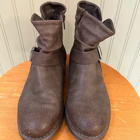 Corkys ~ Women Booties - Picture 2 of 8